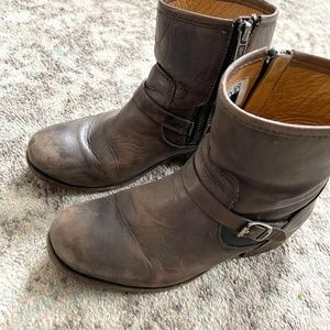 Frye Veronica Short Boots - Size 6 Grey